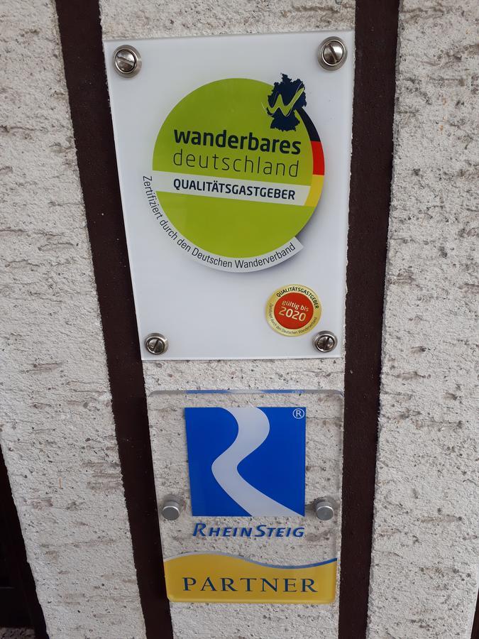 Pension / Ferienwohnungen Scheid Kestert Exterior foto